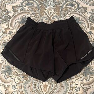 Lululemon Hotty Hot 4”, Size 2 Shorts